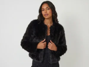 Casaco de Pelo Preto: Como Escolher Sem Parecer um Urso